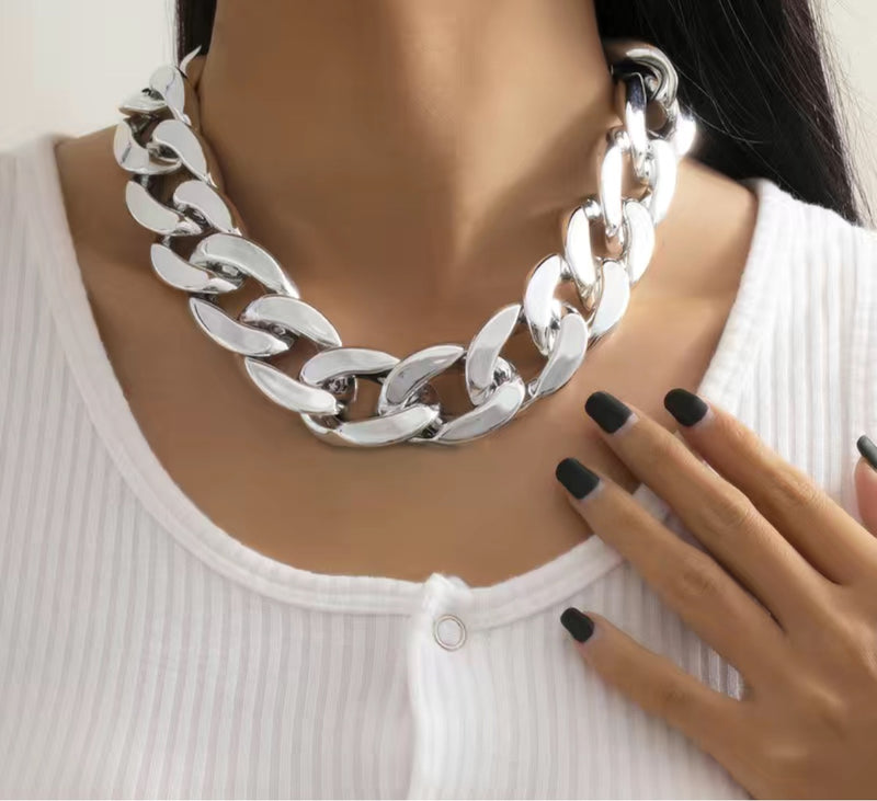 Fashion Simple Geometric Square Buckle Ladies Charm Necklace